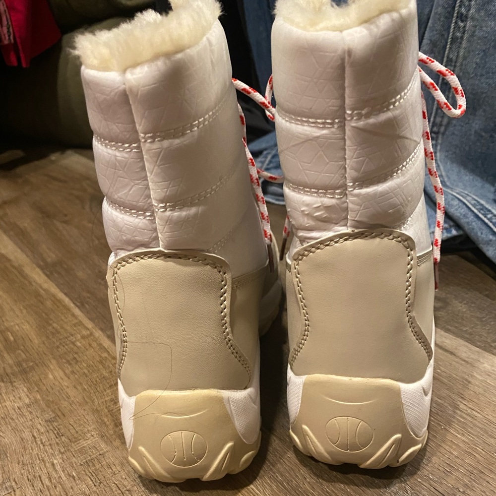 Snow boots - Picture 3 of 3